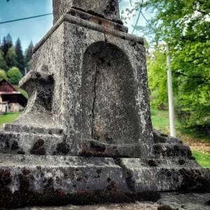 kamenny-kriz-s-korpusom-na-podstavci-z-roku-1906_3_original
