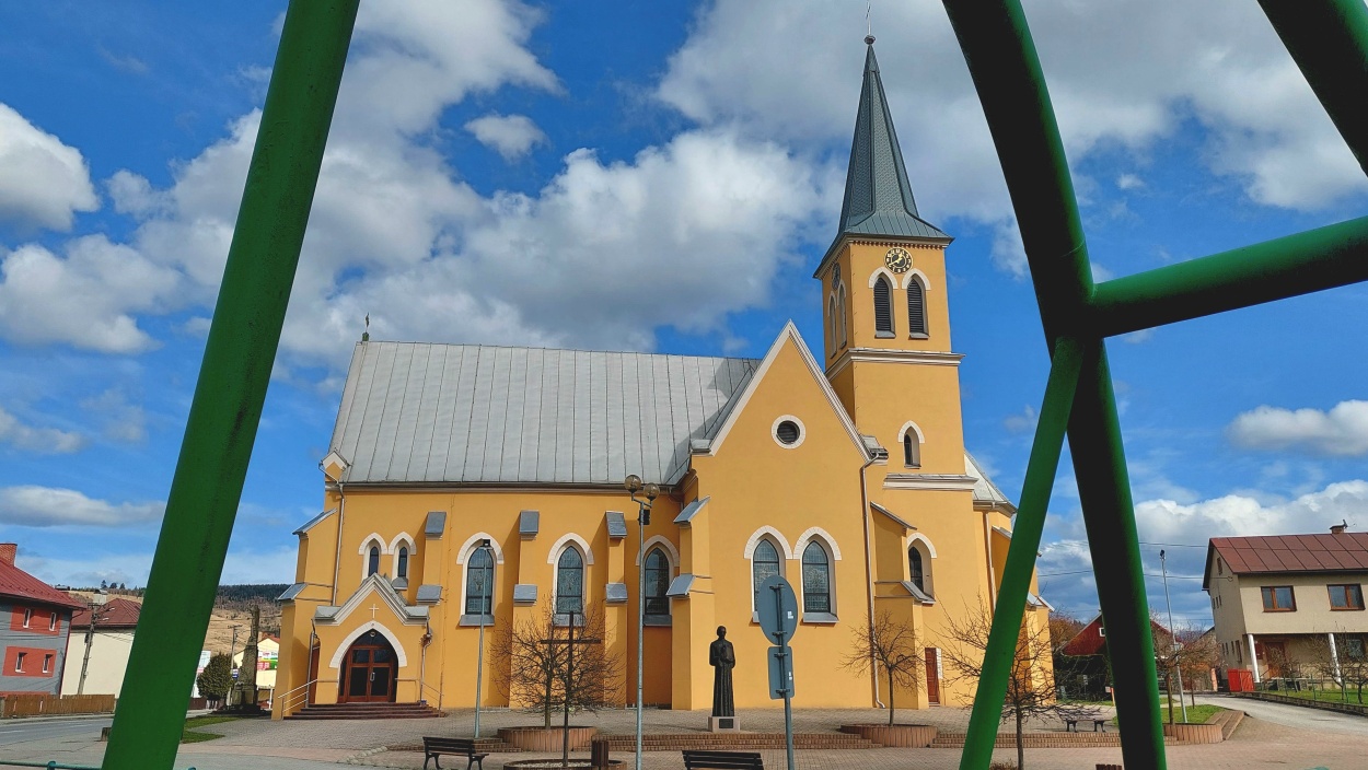 kostol narodenia panny marie rakova 3
