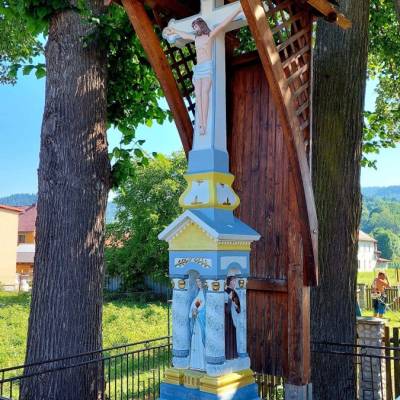 kriz-s-korpusom-na-podstavci-klubina_5_original
