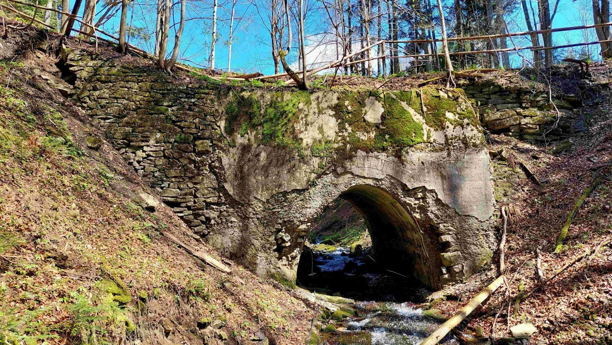 most v tichej doline oscadnica 11
