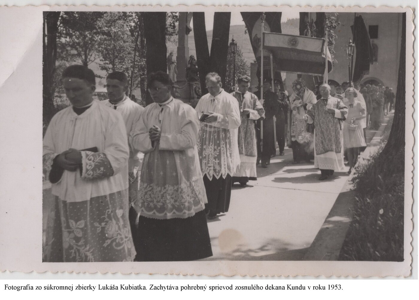 nehnutelne narodne kulturne pamiatky pri kostole sv bartolomeja apostola cadca