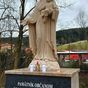 pamatnik-padlym-v-1-a-2-svetovej-vojne-z-obce-korna-korna_2_original