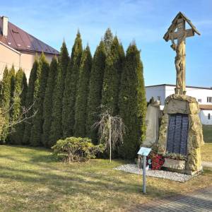 pomnik-so-sochou-turzovka_6_original