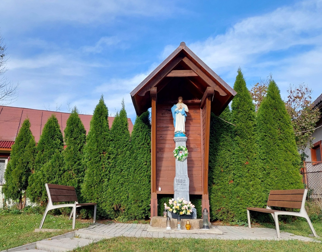 socha panny marie s podstavcom stara bystrica 3